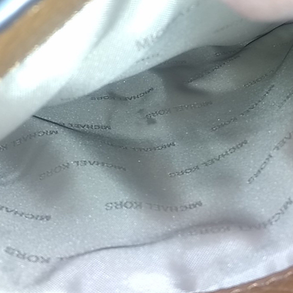 Michael kors Large saddlebag purse. - Picture 7 of 16